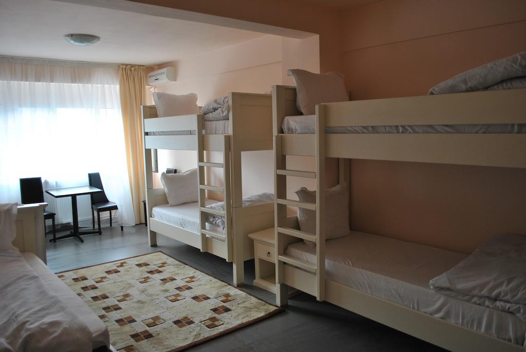 Vogue Hostel Бухарест Номер фото
